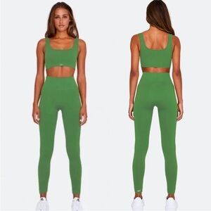 SET ACTIVE SCULPTFLEX BOX CUT TOP SPORTS BRA + LEGGINGS LUCKY GREEN